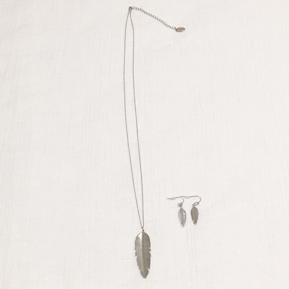 Sasha Leaf Necklace & Earrings